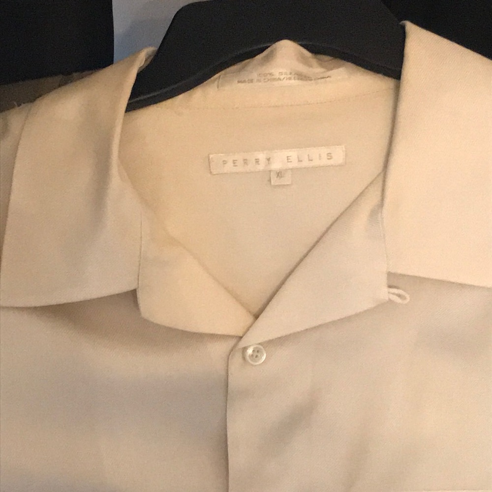 Men’s Perry Ellis 100% Silk Shirt